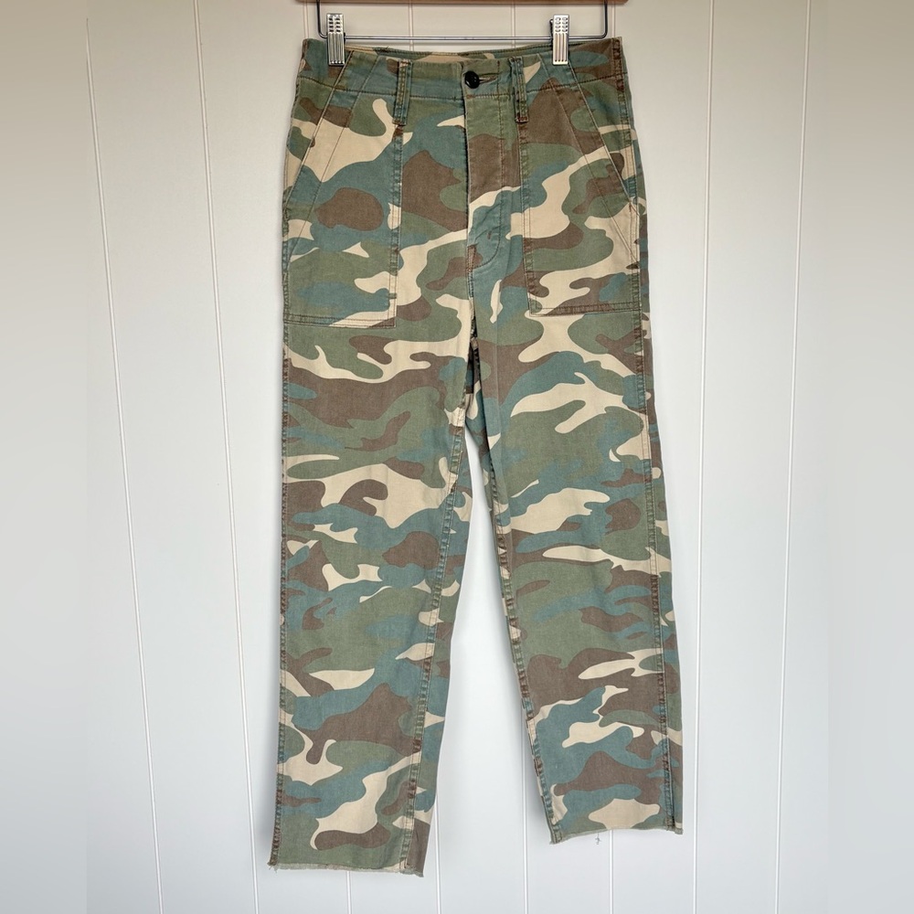 MOTHER The Patch Pocket Private Camo Pant Women’s Size 23 Fray Cropped